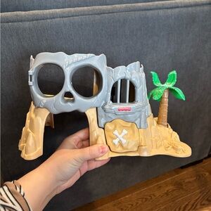 Fisher price vintage 1995 skull island play set